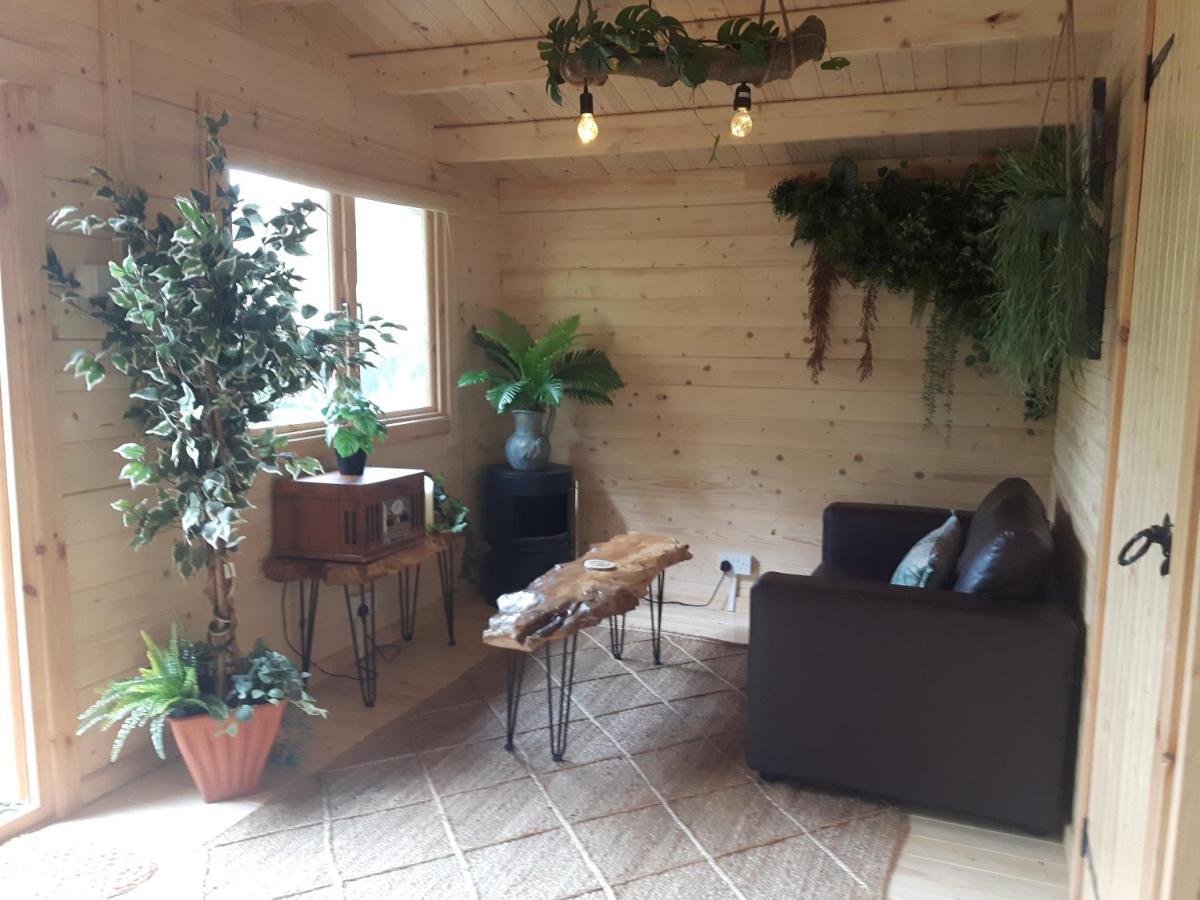 Cabin Set In A Beautiful Romantic Tropical Garden Sutton Coldfield Buitenkant foto